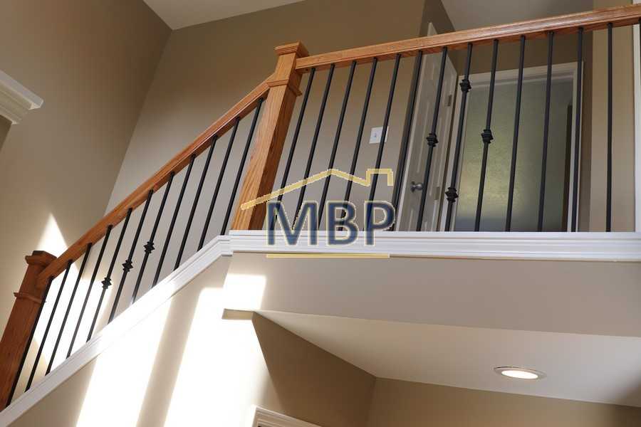 Stairs- Classic mission oak replaces pipe railing
